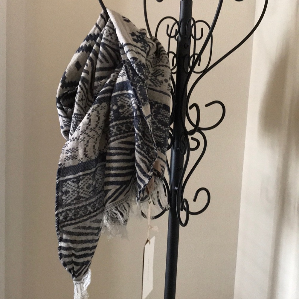 Scarf - NEVER WORN